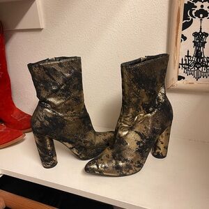 Cape Robbin Metallic Heeled Boots